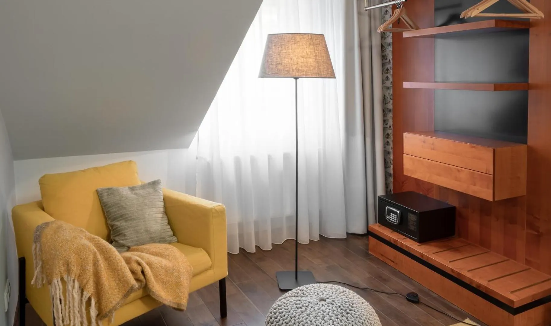 4 Elements Apartments Прага